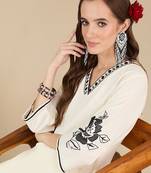 Women Floral Embroidered Regular Thread Work Kurta with Trousers