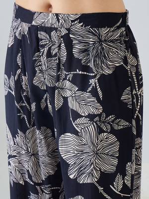 Women Floral Printed Regular Pure Cotton Kurta with Trousers 3