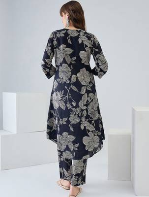 Women Floral Printed Regular Pure Cotton Kurta with Trousers 4
