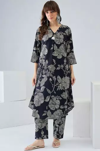 Women Floral Printed Regular Pure Cotton Kurta with Trousers