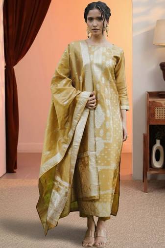 Women Regular Kurta with Trousers & With Dupatta