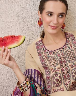 Women Ethnic Motifs Embroidered Regular Thread Work Kurta with Trousers & With Dupatta 3