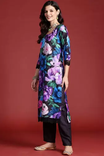 Women Floral Printed Regular Kurta with Trousers & With Dupatta
