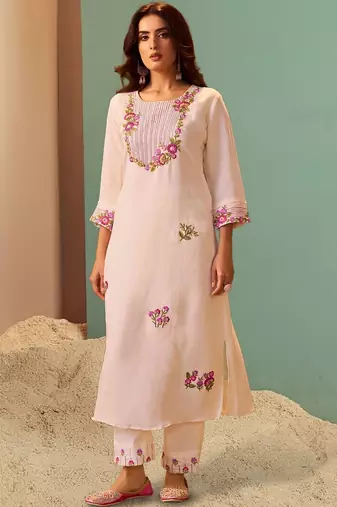 Women Floral Embroidered Regular Thread Work Kurta with Trousers