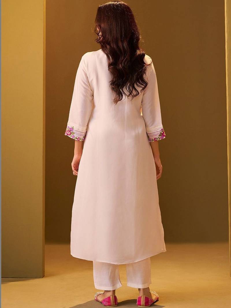 Women Floral Embroidered Regular Thread Work Kurta with Trousers