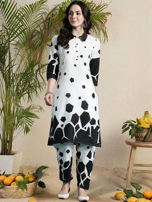 Women Printed Regular Pure Cotton Kurta with Trousers 1