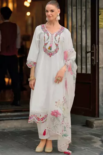 Women Floral Embroidered Regular Thread Work Kurta with Trousers & With Dupatta