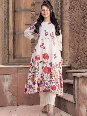 Women Floral Printed Pleated Pure Cotton Kurta with Trousers 1