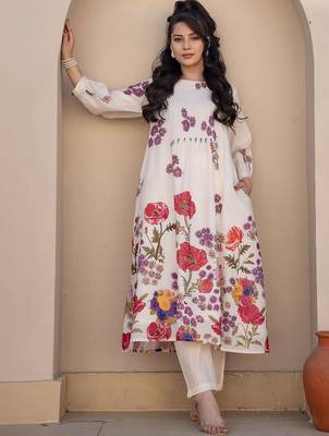 Women Floral Printed Pleated Pure Cotton Kurta with Trousers 2