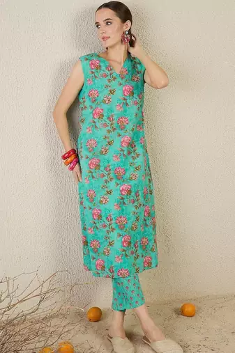 Women Floral Printed Regular Pure Cotton Kurta with Trousers