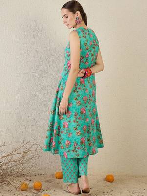 Women Floral Printed Regular Pure Cotton Kurta with Trousers 4