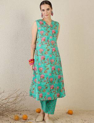 Women Floral Printed Regular Pure Cotton Kurta with Trousers 6