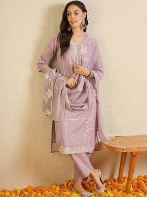 Women Floral Embroidered Regular Thread Work Pure Cotton Kurta with Trousers & With Dupatta 3