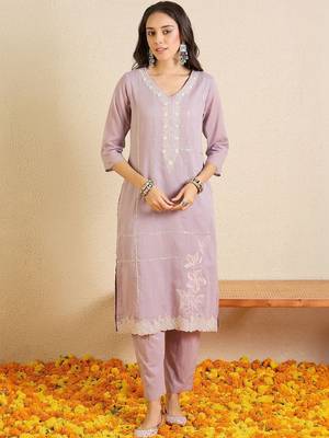 Women Floral Embroidered Regular Thread Work Pure Cotton Kurta with Trousers & With Dupatta 6