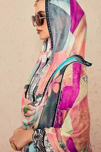 Women Floral Printed Regular Thread Work Kurta with Trousers & With Dupatta