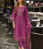Women Floral Embroidered Regular Thread Work Kurta with Trousers & With Dupatta