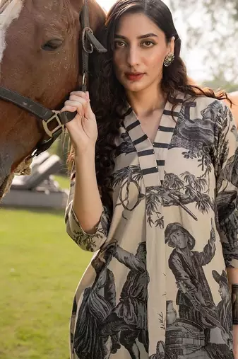 Women Printed Regular Linen Kurta with Trousers