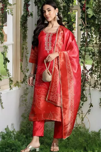 Women Ethnic Motifs Printed Regular Thread Work Kurta with Trousers & With Dupatta