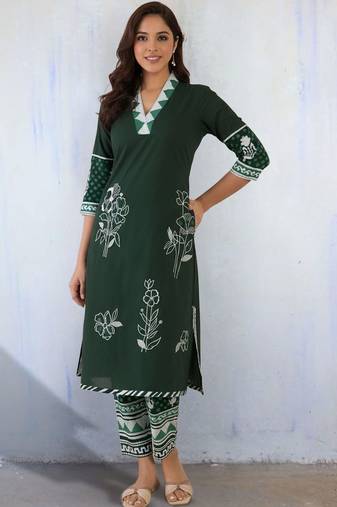 Women Floral Printed Regular Pure Cotton Kurta with Trousers