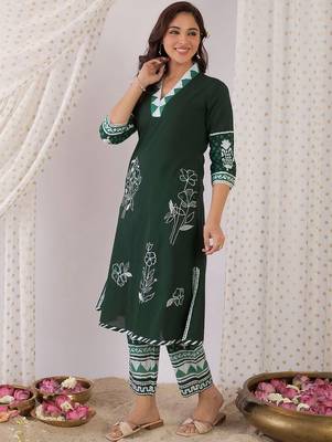 Women Floral Printed Regular Pure Cotton Kurta with Trousers 4