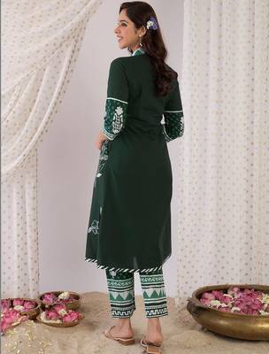 Women Floral Printed Regular Pure Cotton Kurta with Trousers 6
