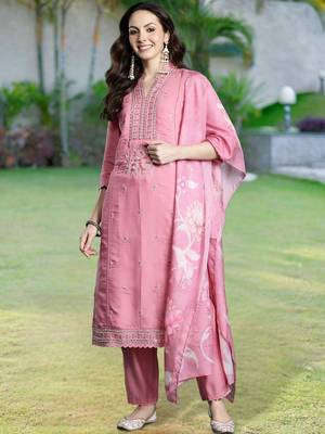 Women Floral Embroidered Regular Thread Work Kurta with Trousers & With Dupatta 1