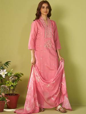 Women Floral Embroidered Regular Thread Work Kurta with Trousers & With Dupatta 2