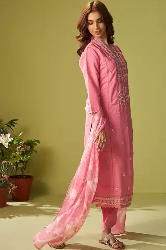 Women Floral Embroidered Regular Thread Work Kurta with Trousers & With Dupatta