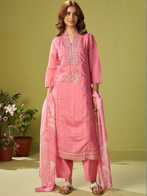 Women Floral Embroidered Regular Thread Work Kurta with Trousers & With Dupatta 4
