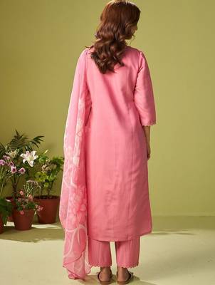 Women Floral Embroidered Regular Thread Work Kurta with Trousers & With Dupatta 5