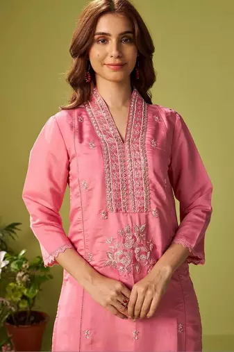 Women Floral Embroidered Regular Thread Work Kurta with Trousers & With Dupatta