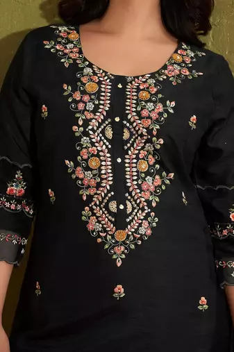Women Floral Embroidered Regular Thread Work Kurta with Trousers & With Dupatta