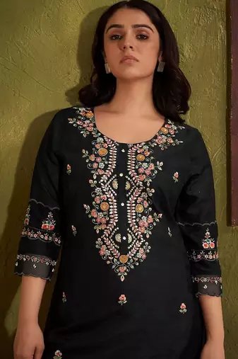 Women Floral Embroidered Regular Thread Work Kurta with Trousers & With Dupatta