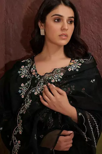 Women Floral Embroidered Regular Thread Work Kurta with Trousers & With Dupatta