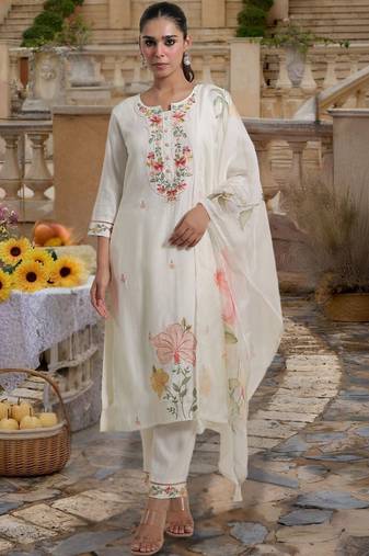 Women Floral Embroidered Regular Thread Work Kurta with Trousers & With Dupatta