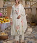 Women Floral Embroidered Regular Thread Work Kurta with Trousers & With Dupatta