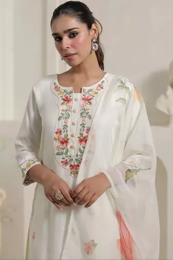 Women Floral Embroidered Regular Thread Work Kurta with Trousers & With Dupatta
