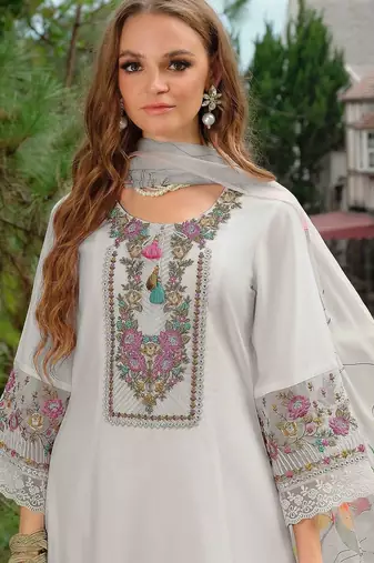 Women Floral Embroidered Regular Thread Work Liva Kurta with Trousers & With Dupatta