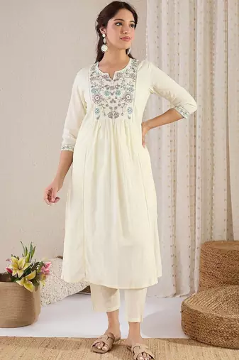 Women Floral Embroidered Empire Thread Work Pure Cotton Kurta with Trousers & With Dupatta