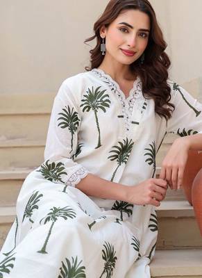 Women Ethnic Motifs Printed Regular Thread Work Pure Cotton Kurta with Trousers 2
