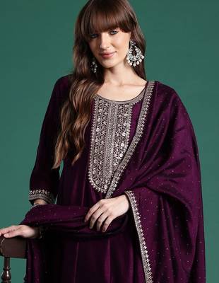 Women Ethnic Motifs Embroidered Panelled Thread Work Kurta with Trousers & With Dupatta 5