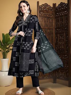 Women Printed Empire Thread Work Pure Cotton Kurta with Trousers & With Dupatta 1
