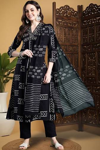 Women Printed Empire Thread Work  Cotton Kurta with Trousers & With Dupatta