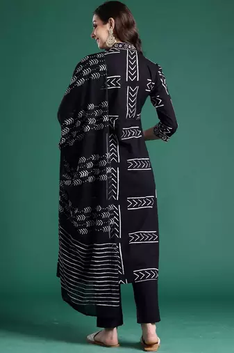 Women Printed Empire Thread Work Pure Cotton Kurta with Trousers & With Dupatta