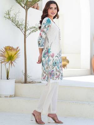 Women Floral Printed Pleated Thread Work Pure Cotton Kurta with Trousers 2