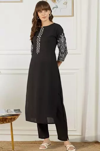 Women Ethnic Motifs Embroidered Regular Thread Work Pure Cotton Kurta with Trousers