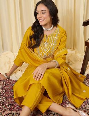 Women Ethnic Motifs Embroidered Tiered Thread Work Kurta with Trousers & With Dupatta 2