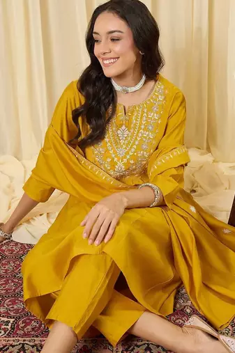 Women Ethnic Motifs Embroidered Tiered Thread Work Kurta with Trousers & With Dupatta