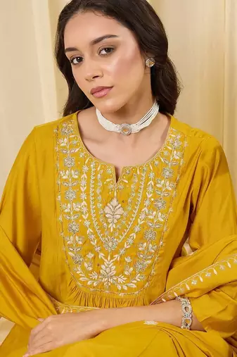 Women Ethnic Motifs Embroidered Tiered Thread Work Kurta with Trousers & With Dupatta