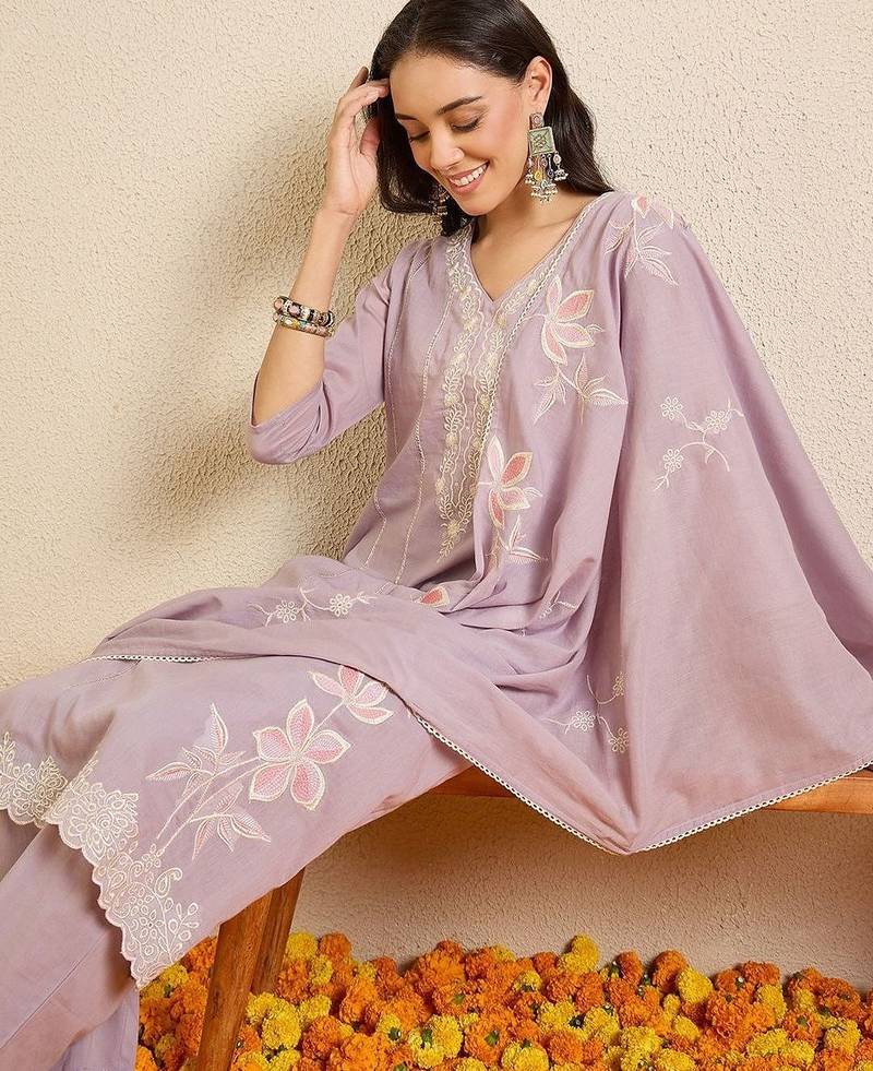 Women Floral Embroidered Regular Thread Work Pure Cotton Kurta with Trousers & With Dupatta